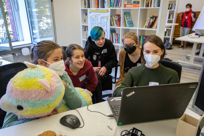 Verstärkung des medienpädagogischen Teams bei Jugend hackt
